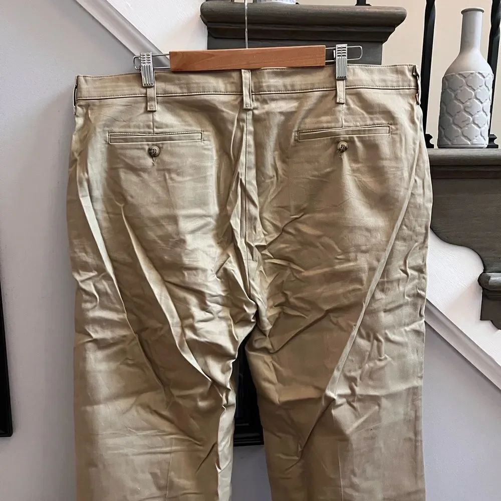 Lee Total Freedom Relaxed Fit Khaki Pants sz 40x32